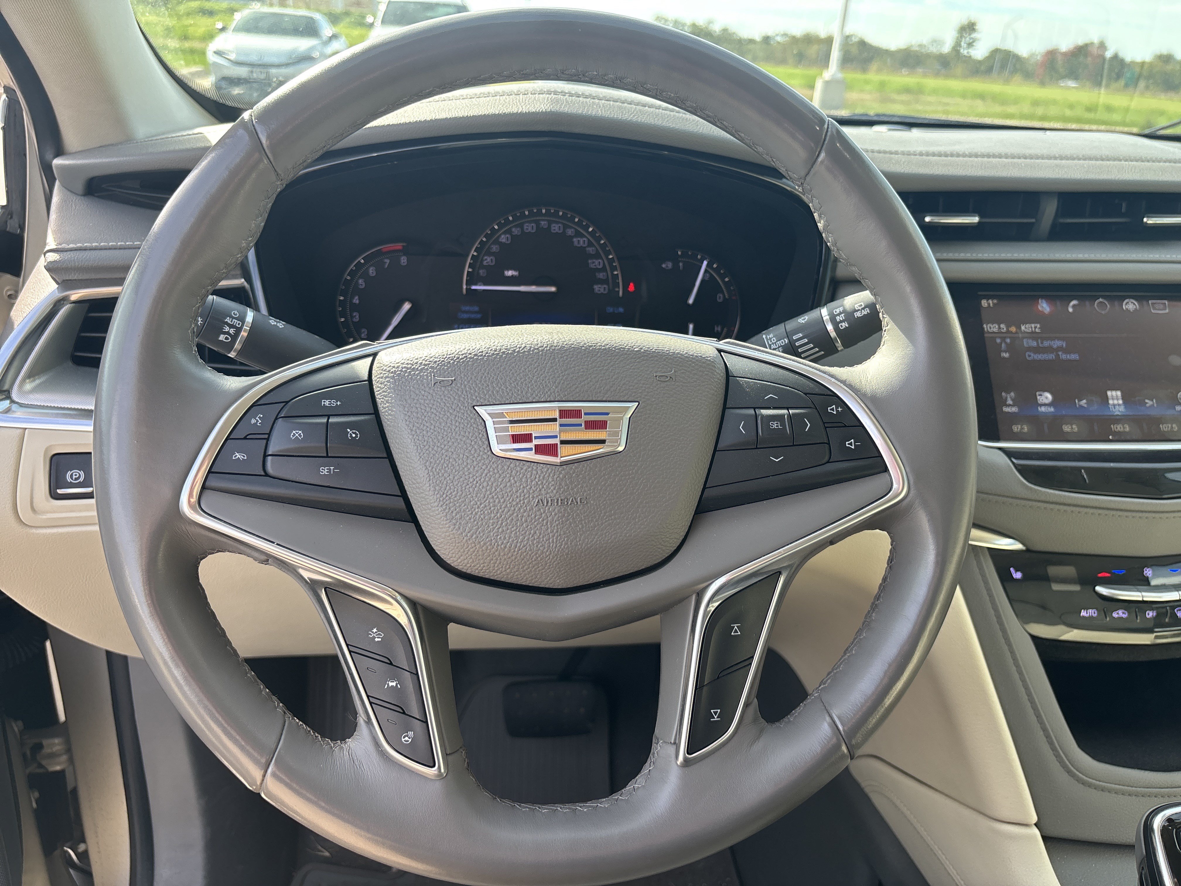 Used 2017 Cadillac XT5 Luxury w/ Driver Awareness Package AWD/4WD image 24