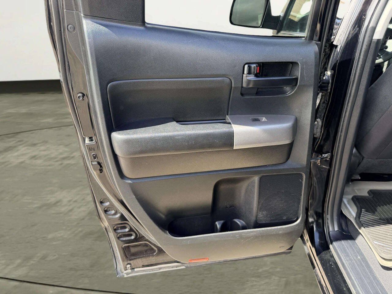 Used 2012 Toyota Tundra 4x4 Double Cab w/ SR5 Pkg image 13