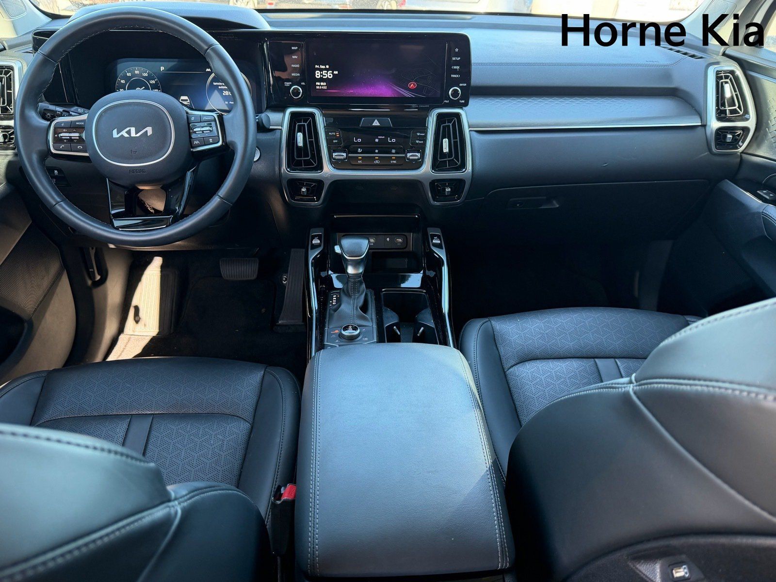 Used 2023 Kia Sorento SX AWD/4WD image 18