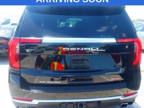 Used 2025 GMC Yukon XL Denali AWD/4WD image 5