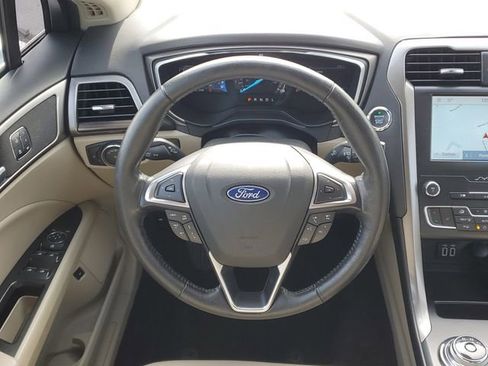Used 2019 Ford Fusion SEL image 28