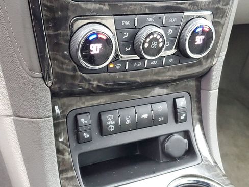 Used 2014 Buick Enclave Leather w/ Trailering Provision Package image 18