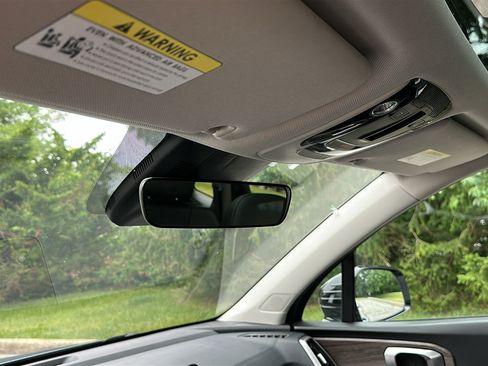 Used 2022 Kia Sorento S w/ Panoramic Sunroof Package AWD/4WD image 23