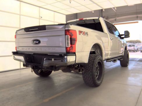 Used 2019 Ford F250 Lariat w/ Lariat Ultimate Package AWD/4WD image 5