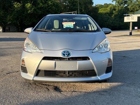 Used 2012 Toyota Prius C One FWD image 9