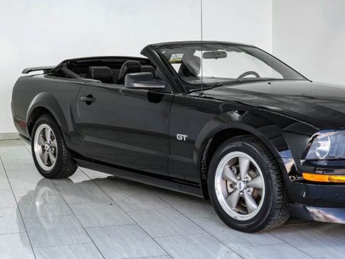 Used 2006 Ford Mustang GT RWD image 36