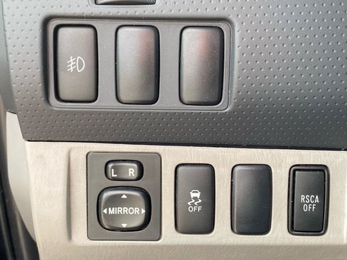 Used 2011 Toyota Tacoma 4x4 Double Cab w/ SR5 Pkg #2 image 13