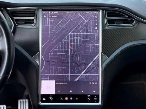 Used 2017 Tesla Model X 75D image 15