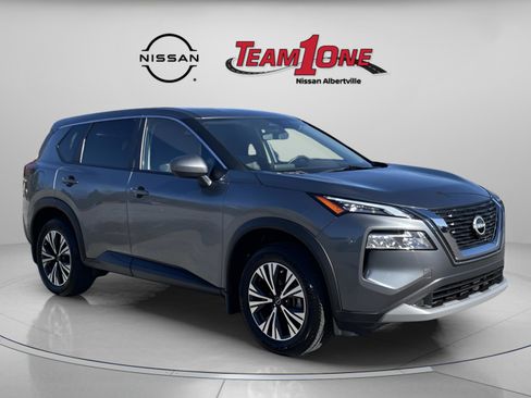 Used 2023 Nissan Rogue SV image 1
