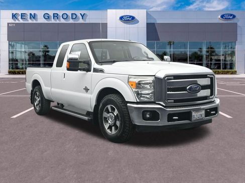 Used 2013 Ford F250 Lariat RWD image 1