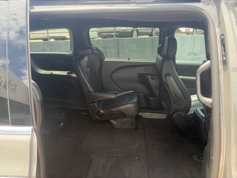Used 2025 Chrysler Pacifica Select FWD image 21