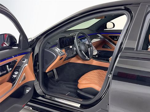 Used 2024 Mercedes-Benz S 580e 4MATIC Sedan image 12