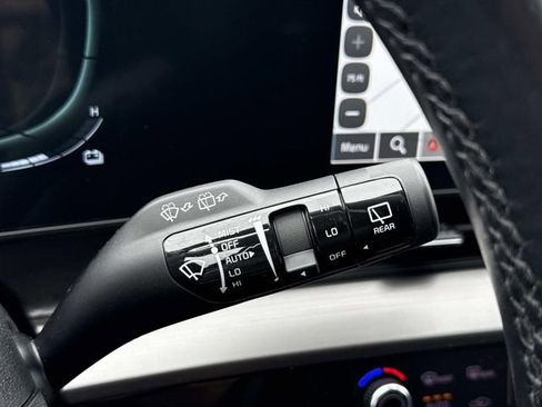 Used 2023 Kia Sportage EX image 25