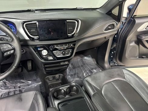 Used 2021 Chrysler Pacifica Touring-L w/ S Appearance Package FWD image 25