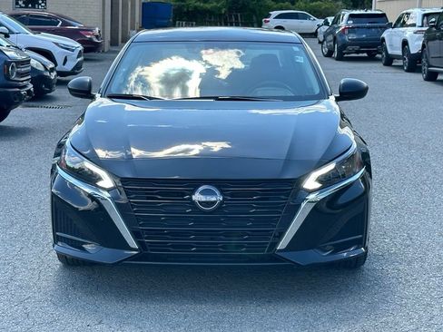 Used 2025 Nissan Altima 2.5 SV FWD image 11