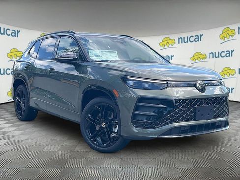 New 2026 Volkswagen Tiguan SE R-Line AWD/4WD image 1