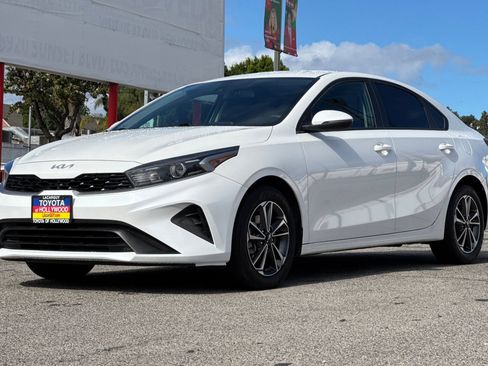 Used 2023 Kia Forte LXS w/ LXS Technology Package image 8