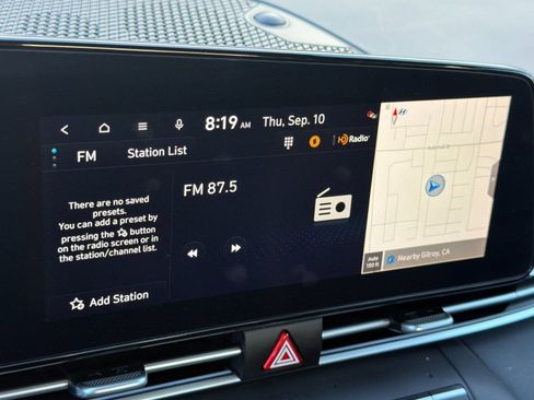 Used 2023 Hyundai Elantra Limited FWD image 17