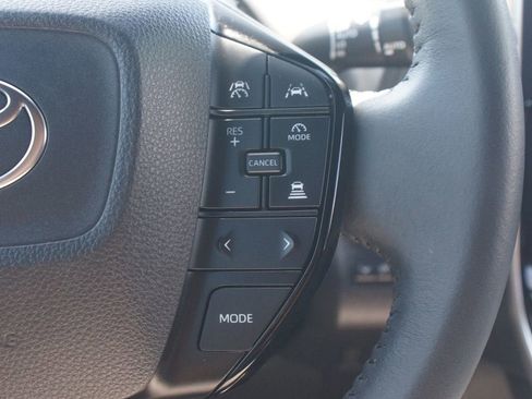 Used 2024 Toyota bZ4X FWD image 10