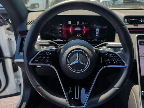 Used 2022 Mercedes-Benz S 580 4MATIC Sedan w/ AMG Line Package image 18
