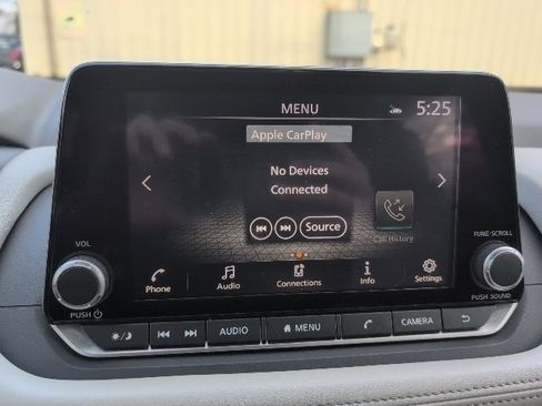 Used 2023 Nissan Rogue SV image 16