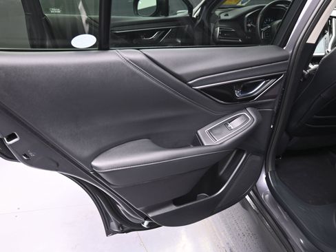 Used 2025 Subaru Outback Limited image 21