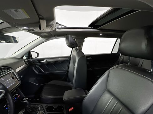 Used 2022 Volkswagen Tiguan SE image 21