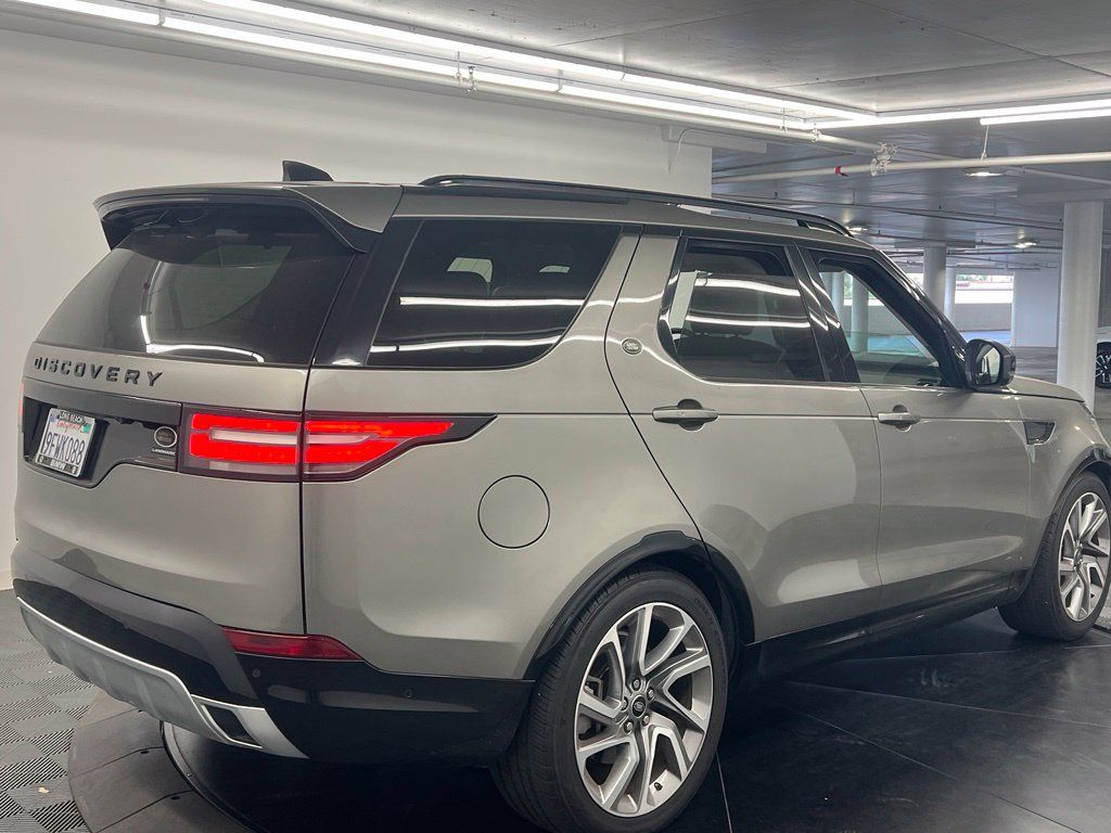 Used 2020 Land Rover Discovery Landmark AWD/4WD image 5