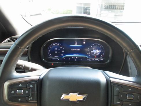 Used 2023 Chevrolet Suburban High Country image 32