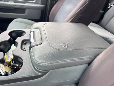 Used 2017 RAM 1500 Classic SLT AWD/4WD image 9