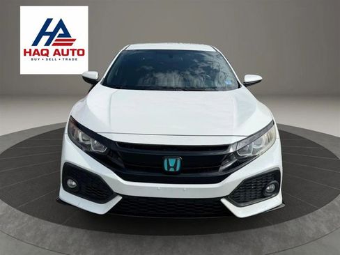Used 2017 Honda Civic Sport image 2