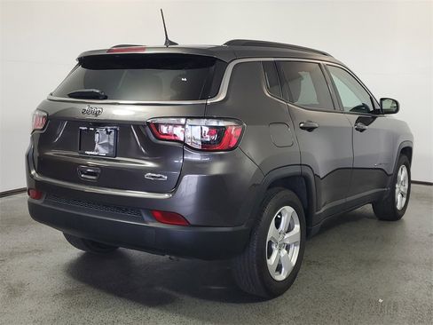 Used 2021 Jeep Compass Latitude image 6