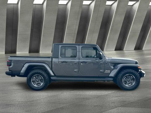 Used 2020 Jeep Gladiator Overland image 3