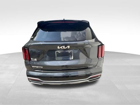 Used 2023 Kia Sorento S w/ Panoramic Sunroof Package FWD image 5