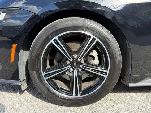 Used 2024 Ford Mustang Coupe image 9