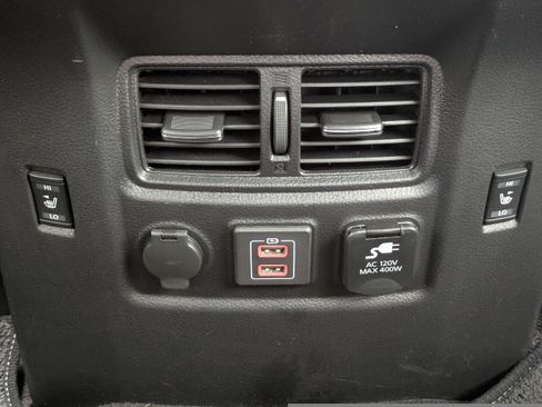 Used 2021 Nissan Titan PRO-4X w/ Pro-4x Convenience Package AWD/4WD image 15
