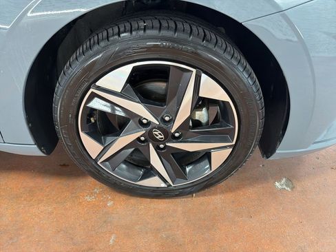 Certified 2023 Hyundai Elantra SEL w/ Convenience Package FWD image 11