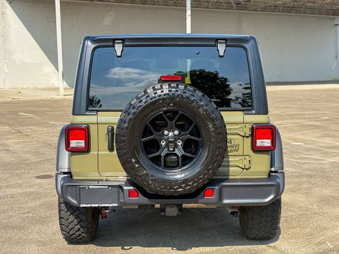 Used 2025 Jeep Wrangler Sport AWD/4WD image 16