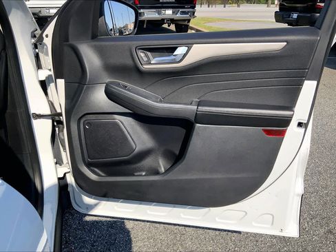 Used 2022 Ford Escape SEL image 21