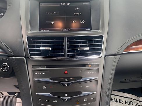 Used 2015 Lincoln MKT AWD image 7