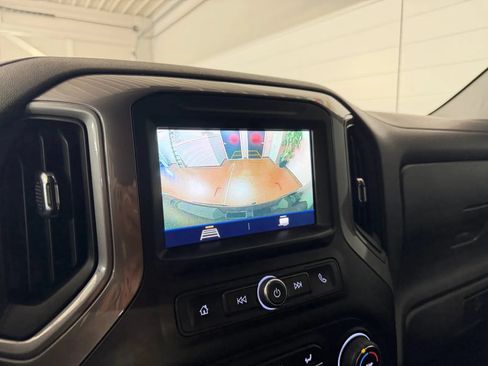 Used 2020 Chevrolet Silverado 1500 Custom Trail Boss w/ Custom Convenience Package AWD/4WD image 21