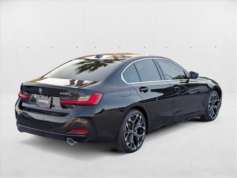 Used 2025 BMW 330i Sedan w/ Premium Package image 2
