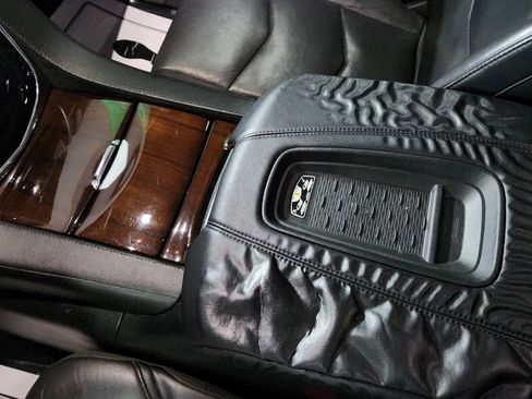 Used 2017 Cadillac Escalade Luxury image 48