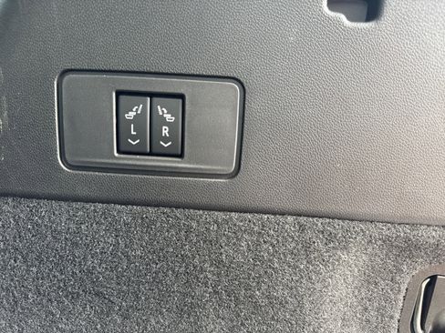 Used 2024 Cadillac XT6 Luxury w/ LPO, Floor Liner Package image 29