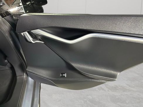 Used 2014 Tesla Model S 60 image 37