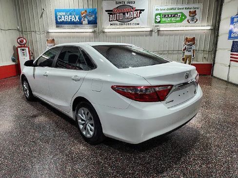 Used 2016 Toyota Camry LE FWD image 5