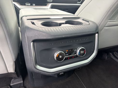 Used 2025 Ford Expedition Platinum AWD/4WD image 14