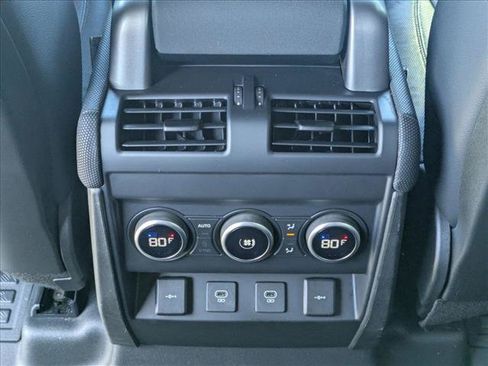 Used 2022 Land Rover Defender 110 X-Dynamic SE AWD/4WD image 18