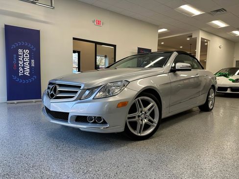 Used 2011 Mercedes-Benz E 350 Cabriolet image 2