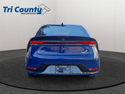 Used 2025 Toyota Prius XLE image 7